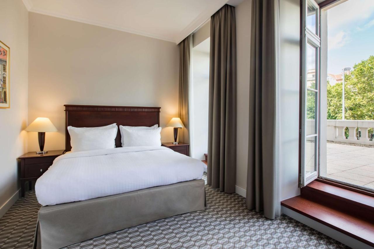 Radisson Blu Carlton Hotel, บราติสลาวา ภายนอก รูปภาพ