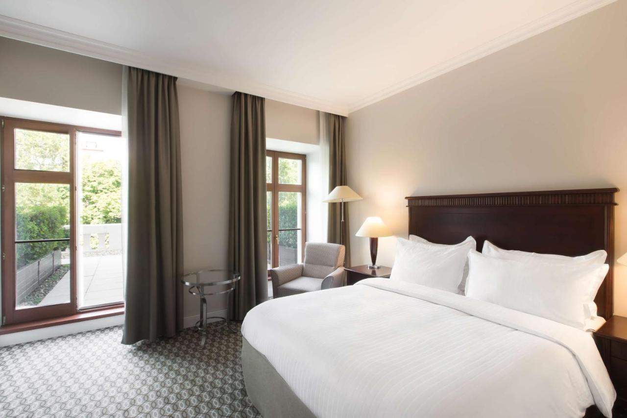 Radisson Blu Carlton Hotel, บราติสลาวา ภายนอก รูปภาพ
