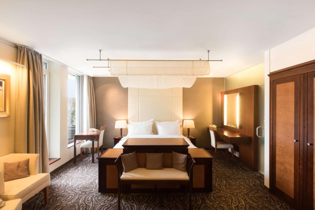 Radisson Blu Carlton Hotel, บราติสลาวา ภายนอก รูปภาพ